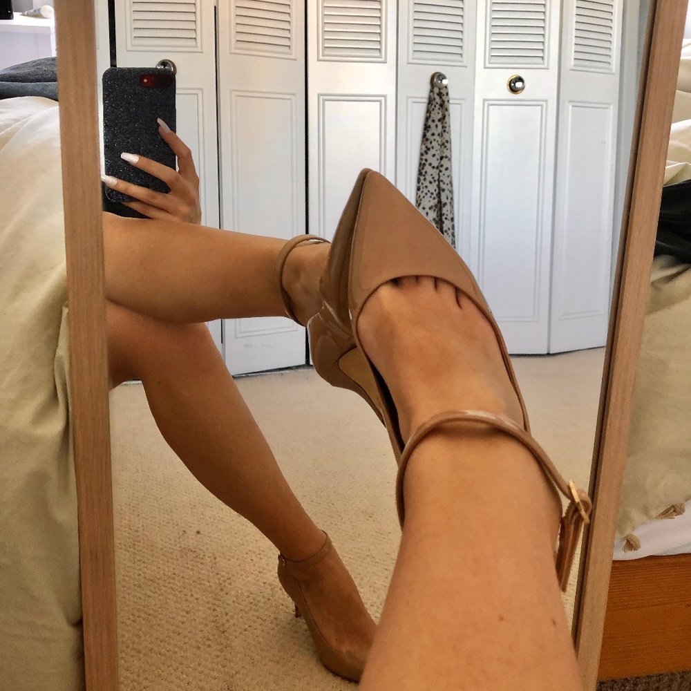 Enzo Angiolini Nude Patent Leather Kitten Heels